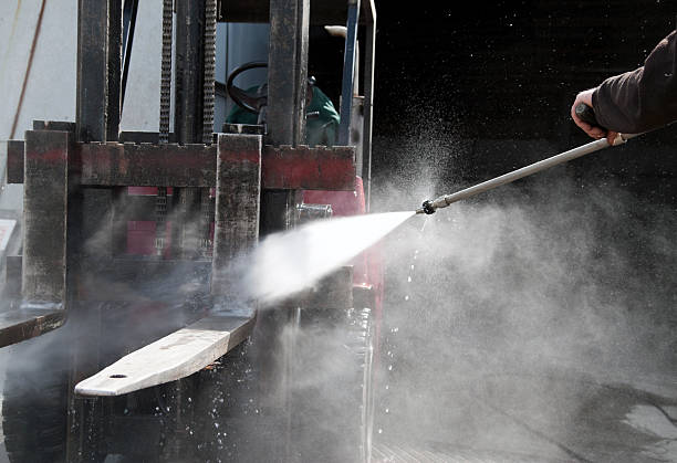 Best Sidewalk and Walkway Cleaning  in Inverness, IL